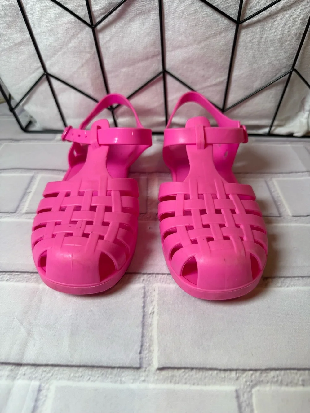 The Children’s Place Girls Jelly Sandals Size 2 Hot Pink Beach Water Shoes